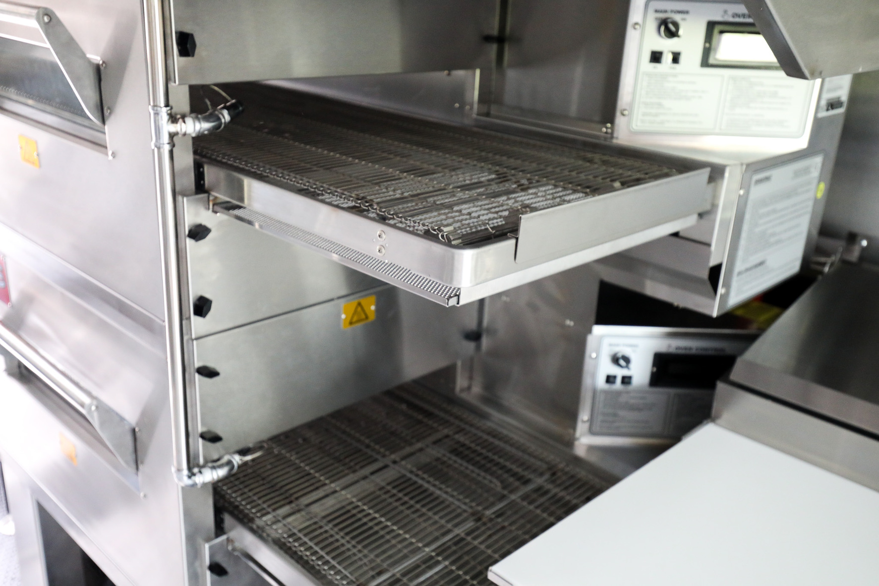 Pizza Food Truck For sale - Ford F59 Pizza Food Truck - Image 8