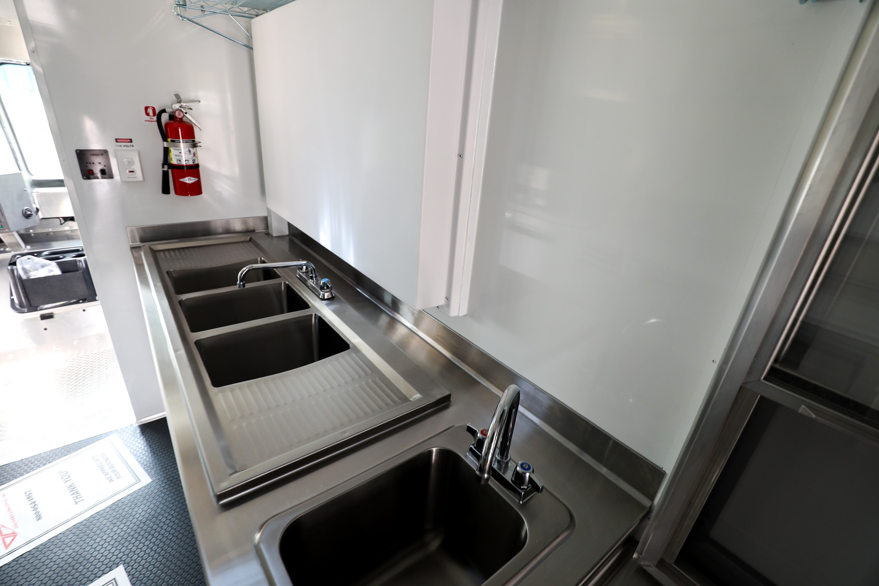 Pizza Food Truck For sale - Ford F59 Pizza Food Truck - Image 14