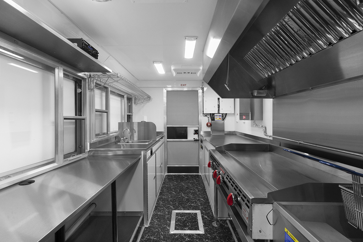 20 Foot Food Truck - Ford F59 - Image 3