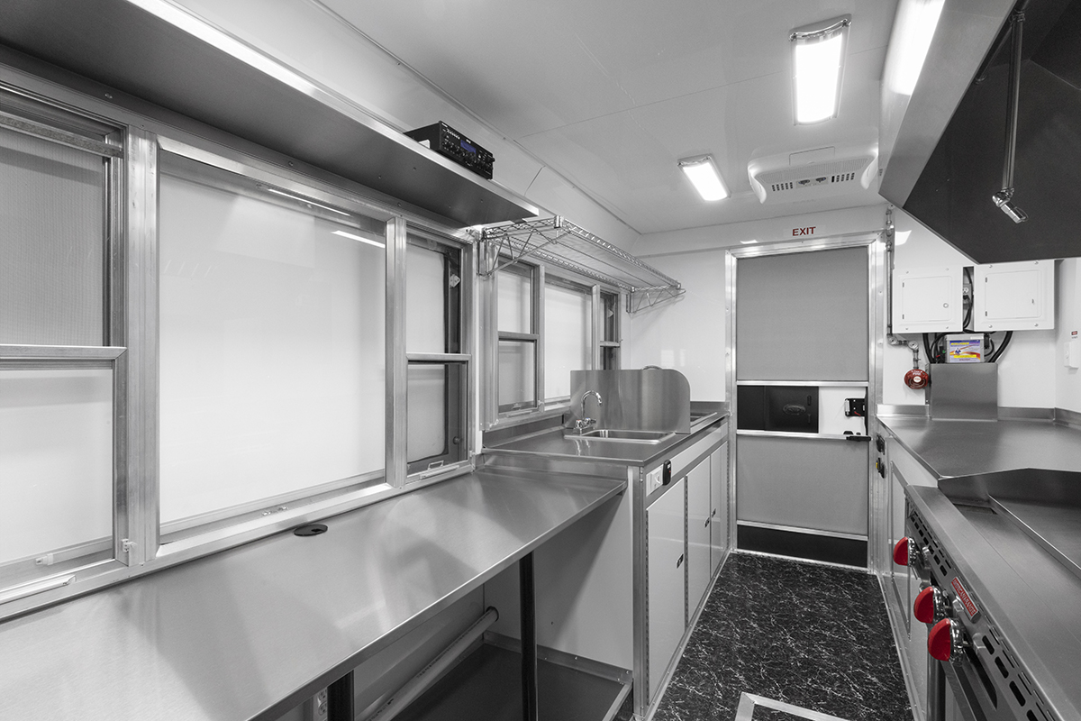 20 Foot Food Truck - Ford F59 - Image 4