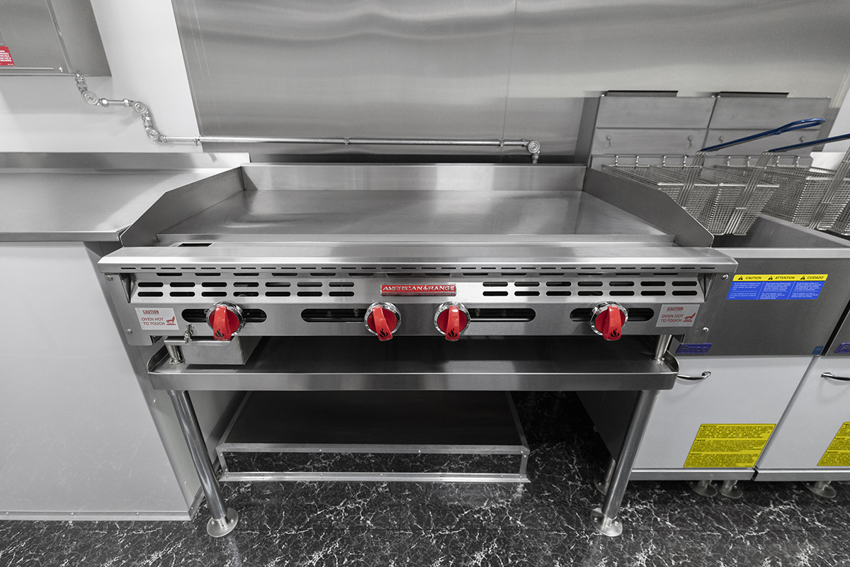 20 Foot Food Truck - Ford F59 - Image 14