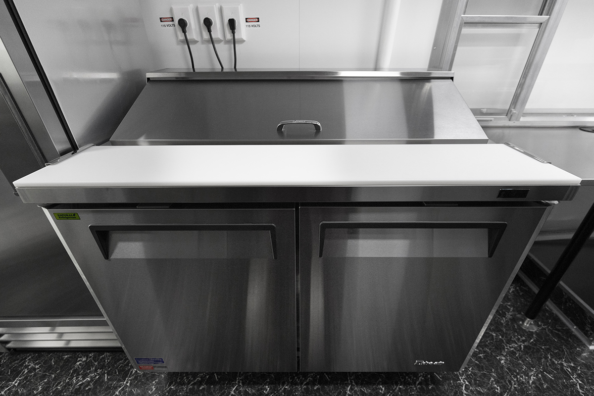 20 Foot Food Truck - Ford F59 - Image 12