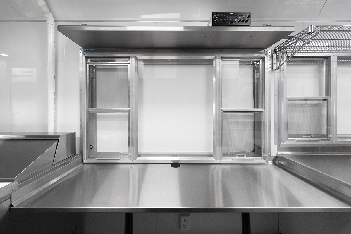 20 Foot Food Truck - Ford F59 - Image 11