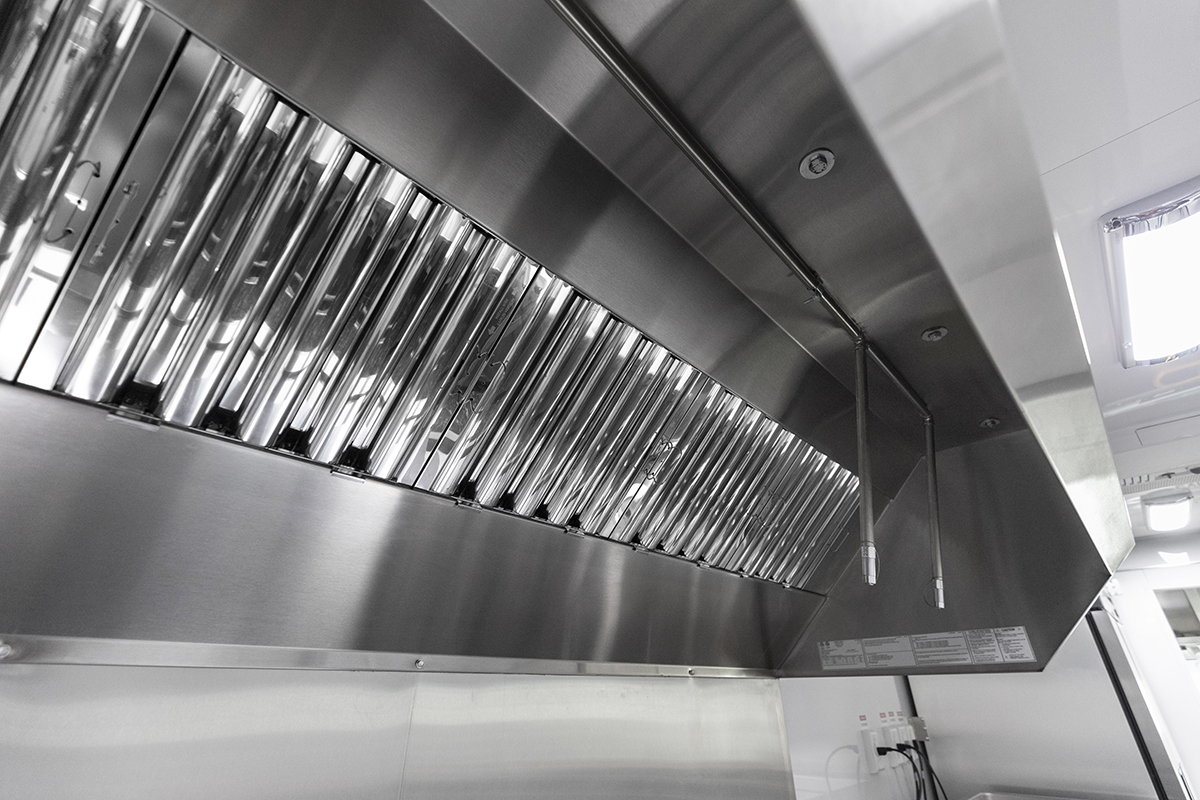 20 Foot Food Truck - Ford F59 - Image 15