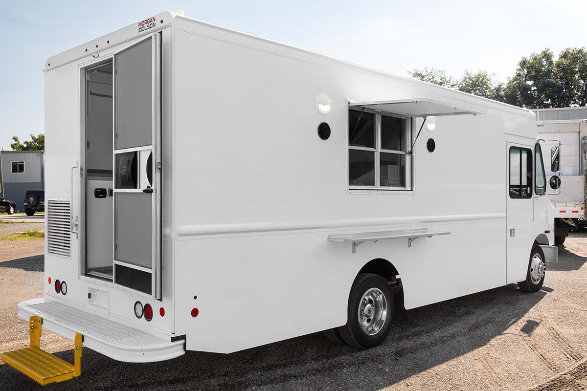 18 foot Mobile Kitchen - Ford F59 - Image 2
