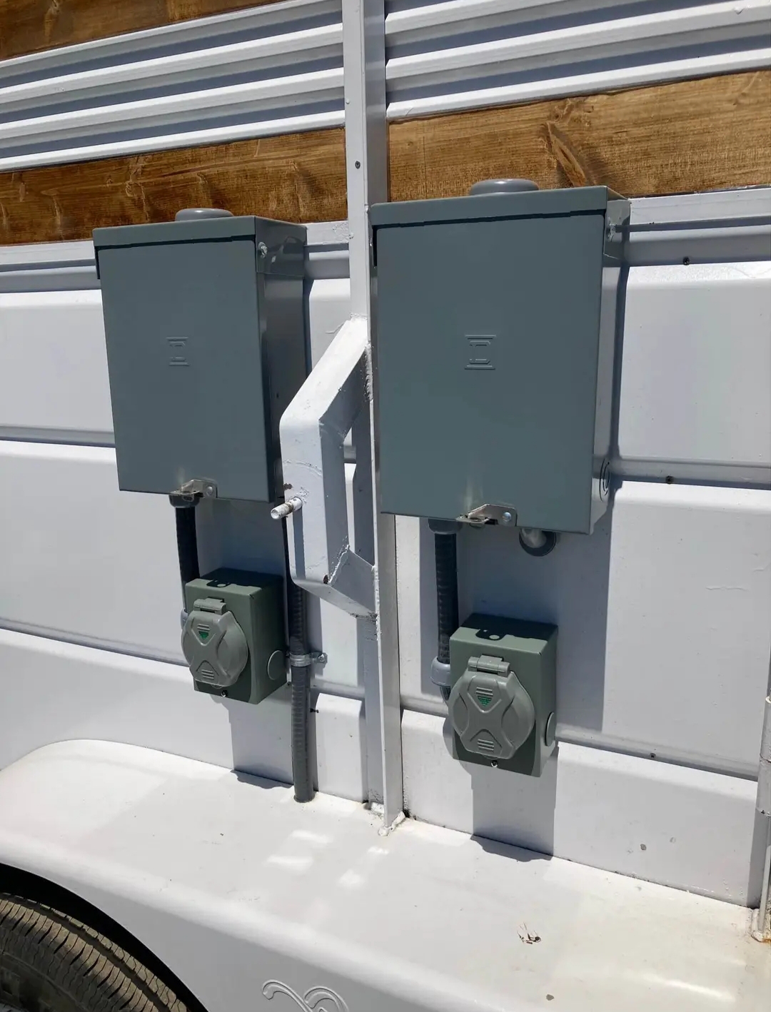 2000 Ponderosa 2 Horse Trailer – Fully Customized Mobile Coffee Trailer - Image 15